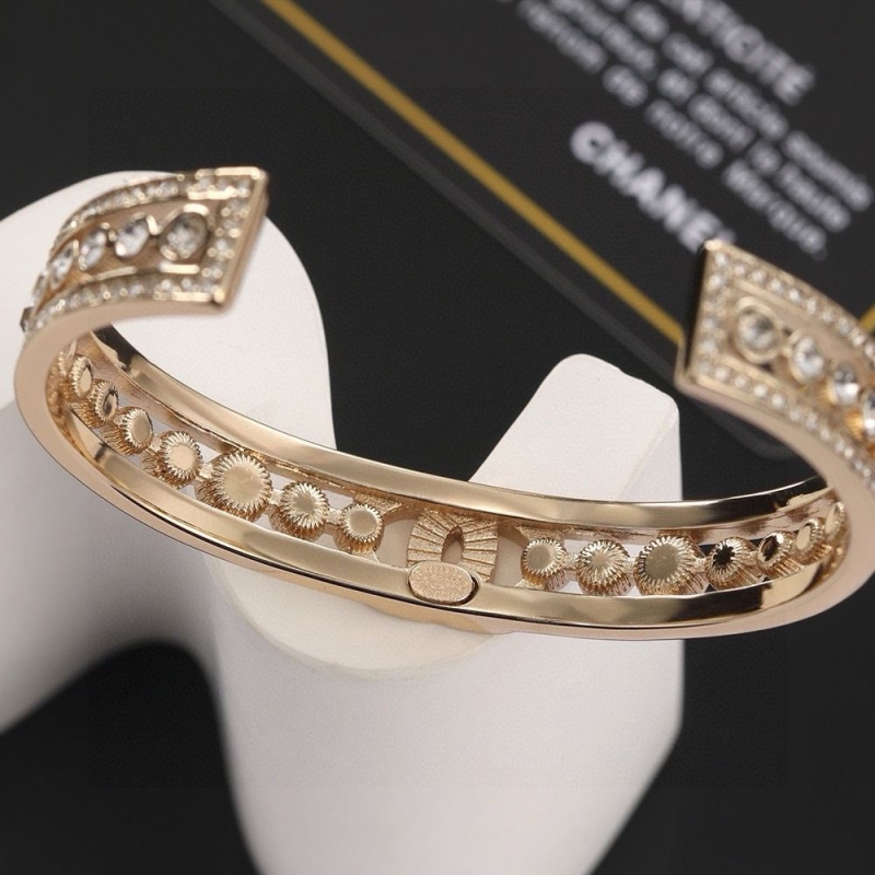 Ch**el bracelets